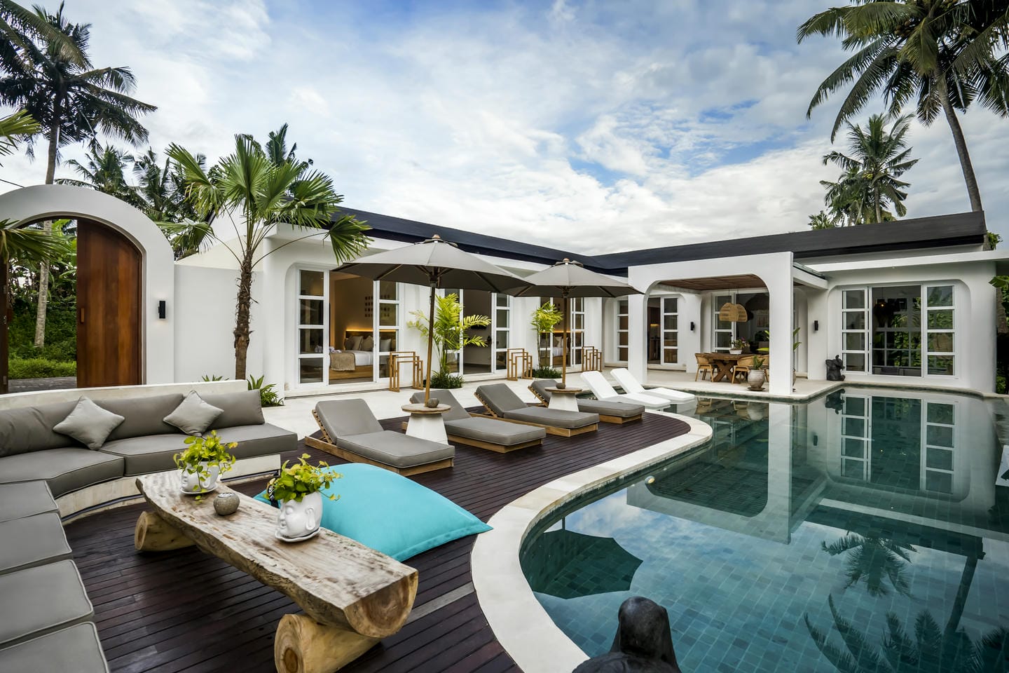 MODERN BOHEMIAN 3 BEDROOM VILLA FOR SALE LEASEHOLD IN UBUD BE-1444 